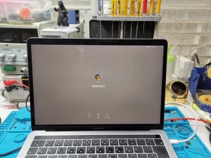 MacBook Pro A1989修理