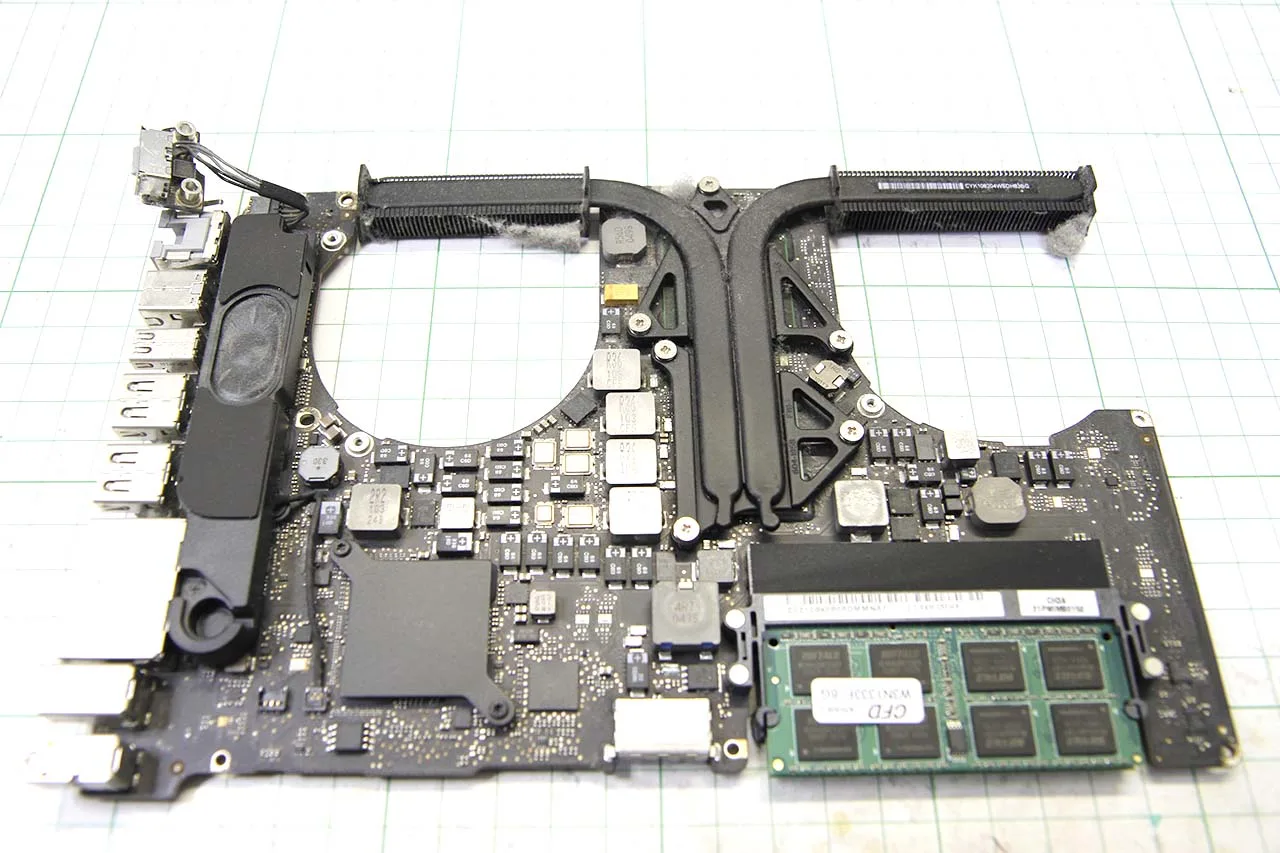 MacBook Proの基盤修理