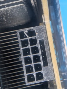 12VHPWRコネクタ溶損