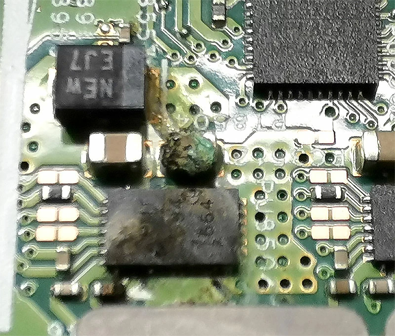 液体こぼれの焦げ