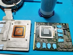 新しい熱伝導性グリスに交換